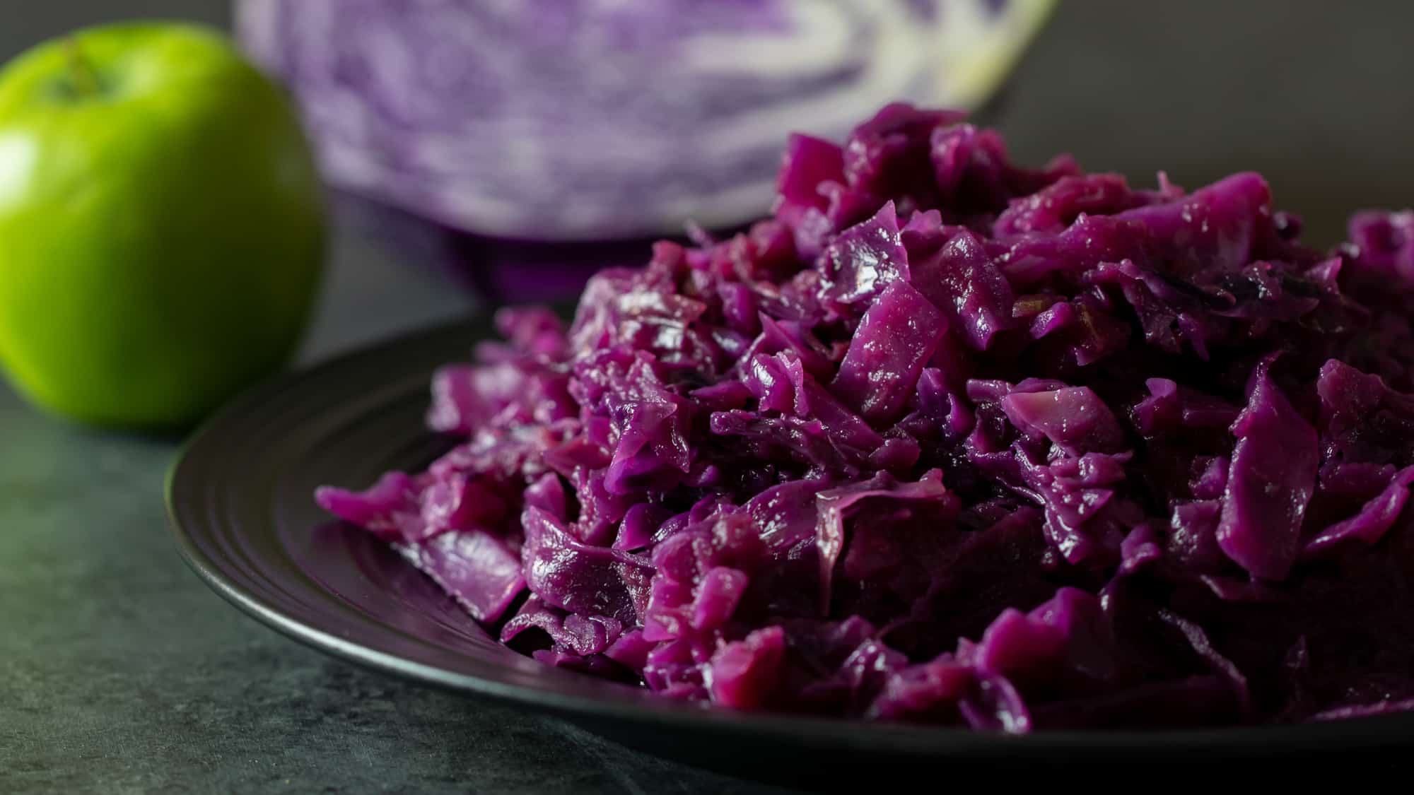 braised-red-cabbage-and-apples-recipe-the-black-peppercorn