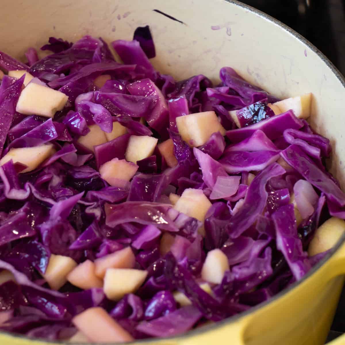 braised-red-cabbage-and-apples-recipe-the-black-peppercorn